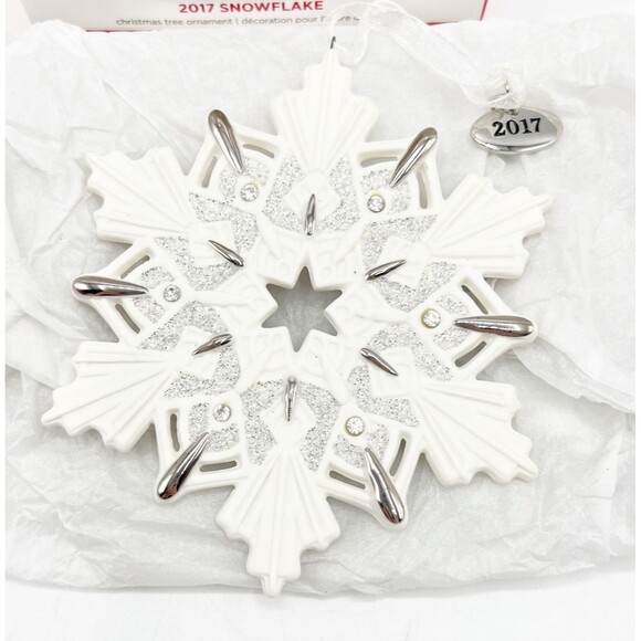 Hallmark Keepsake 2017 Snowflake Ornament Porcelain Christmas Original Box - Picture 2 of 5